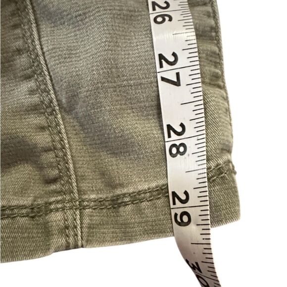 L.L. Bean Olive Green Utility Pants with Roll-up tabs.  Women’s Size 4. - Picture 6 of 8